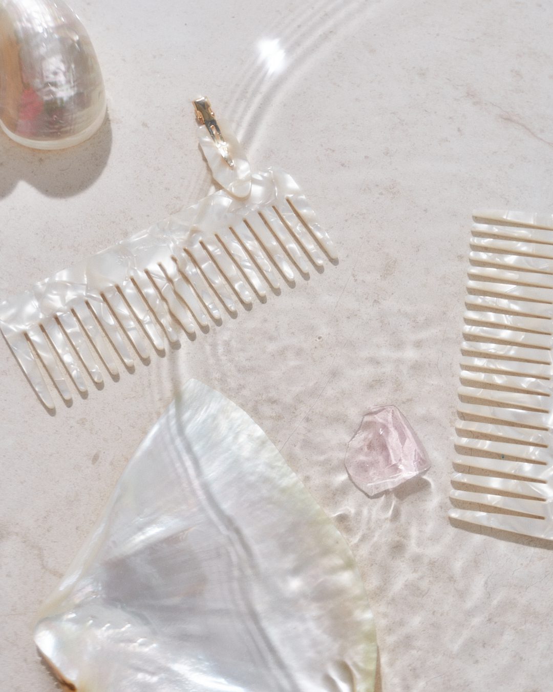 Mother of pearl nacre hair comb